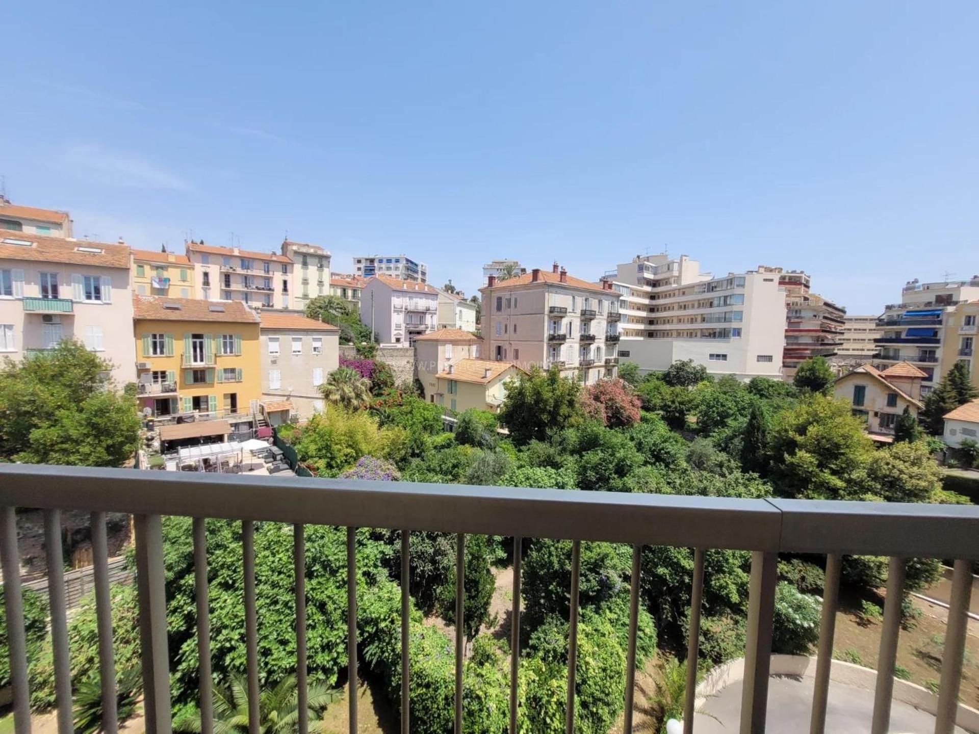 Sunny Mercury - Room In Apartment Cannes Exteriér fotografie